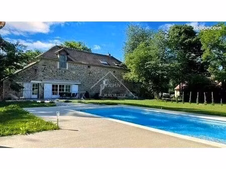 propriété 5 pièces 167 m²