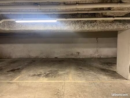 place parking sécurisée résidence privée – bip – 80 cc – choisy le roi