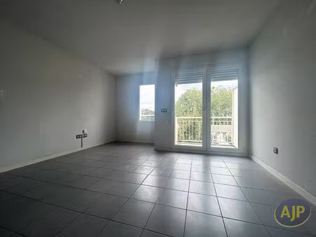 appartement montussan 3 pièce(s) 51.14 m2