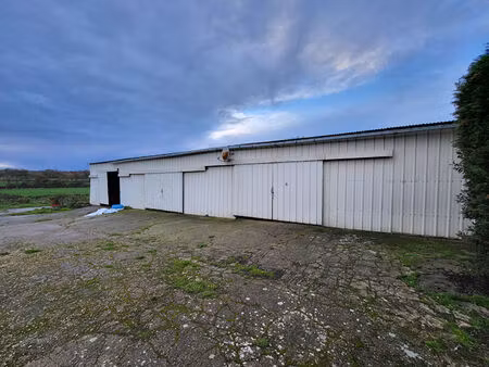vente entrepôt / local industriel  200.00m²  derval
