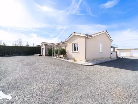 vente maison 4 pièces 102 m² à civrac-de-blaye (33920)  292 050 €