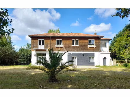 vente maison 11 pièces  256.10m²  cazères