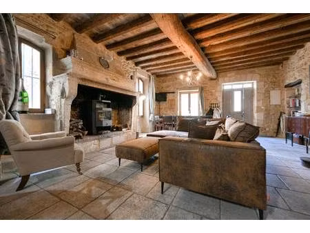 demeure de village du xviiie de 190 m² avec toit terrasse