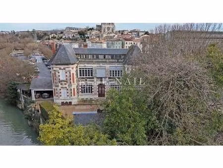 vente maison à niort (79000) : à vendre / 230m² niort