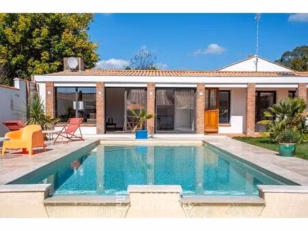 villa d'exception aux usages multiples  investissement premium à proximité des plages