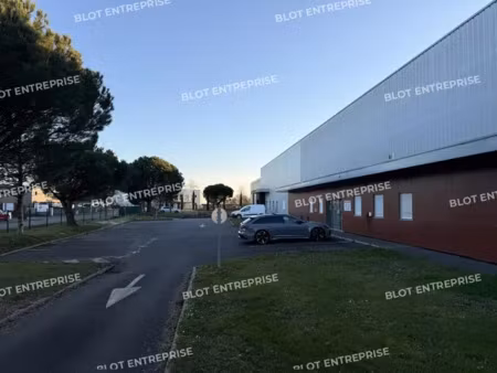 a loueer - local d'activites - la meziere - 2400 m²