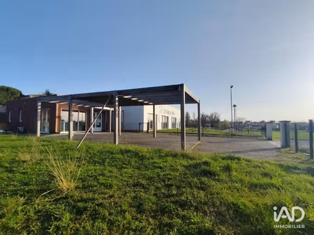 vente bureaux et commerces à lugon-et-l'île-du-carnay (33240) : à vendre / 566m² lugon-et-