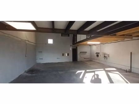 location local d'activités 120m2 rodez 12000 - 560 € - surface privée