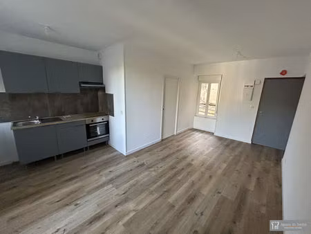 location appartement 1 pièces 23m2 pons 17800 - - surface privée