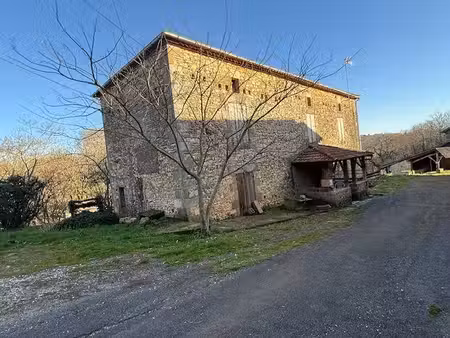 dans la campagne de gavaudun tout près de lacapelle-biron  maison pierre 160 m2 habitables