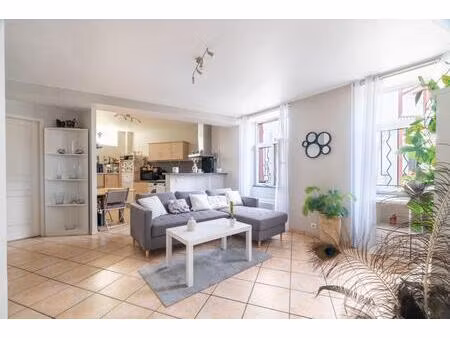 appartement t3 hyper centre