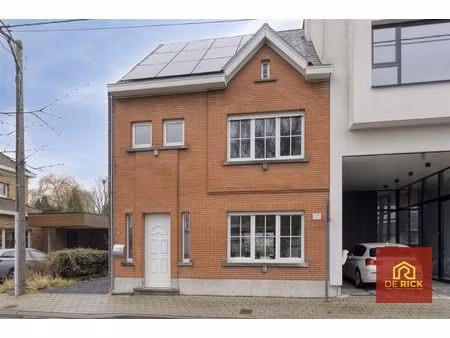 huis te koop in nieuwerkerken met 2 slaapkamers