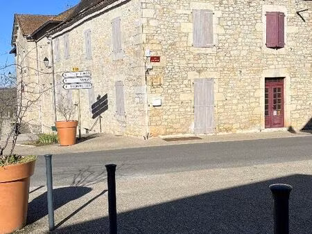 immeuble plein centre ville - livernon