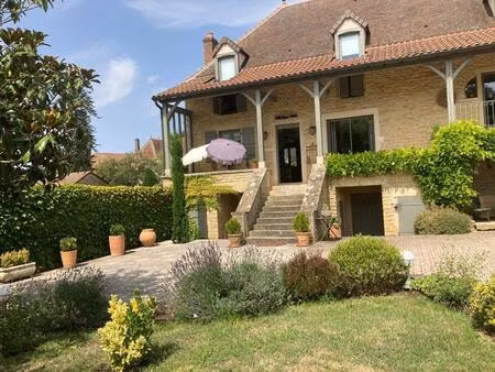 cote chalonnaise entre beaune et le clunysois   vraie et ravissante demeure bourguignonne