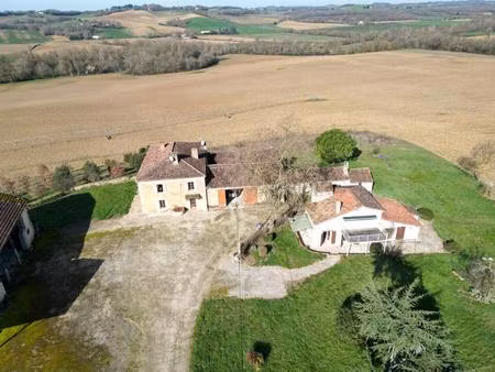 propriété avec maison gasconne avec deux gîtes indépendants