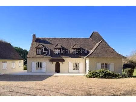 domaine d’exception sur 2 4 hectares avec 3 habitations  piscine et étangs — 30 min paris