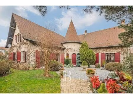 maison bourgeoise de caractère avec tourelle – piscine chauffée– vue panoramique