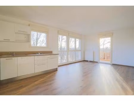 appartement de 3 pièces de 63 m² à amiens secteur la hotoie