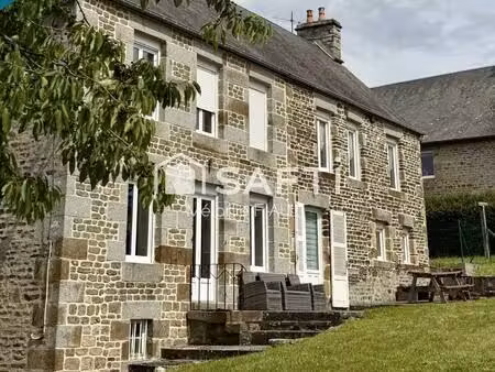 maison d'une superficie de 148 m²  avec dépendance.