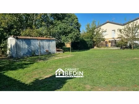 terrain 1379 m²