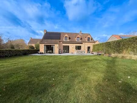 court-saint-etienne - maison (4ch/2sdb) quartier limauges