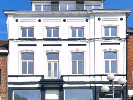 rdc entièrement rénové - proche collège notre dame et gare