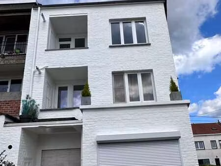 lumineux appartement 2 chambres - centre de waterloo - peb b