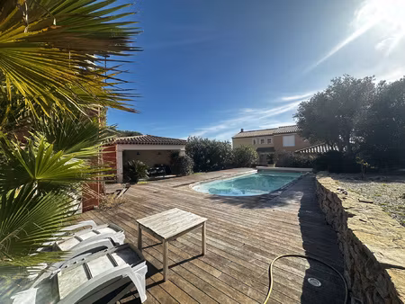 à vendre villa familiale avec piscine et garage à bandol
