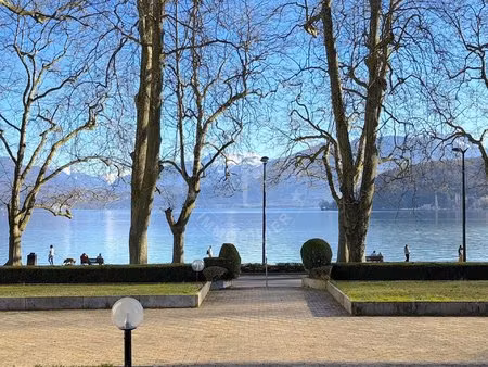 exclusivité – appartement avec terrasse et vue lac – rare à la vente – triangle d’or – ann