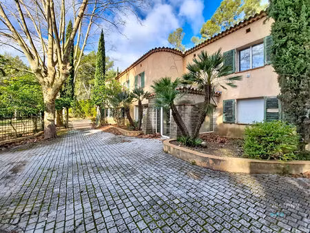 murs commerciaux à vendre à sanary sur mer - secteur ste trinide