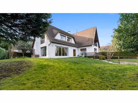 vente villa 5 pièces 235 m² à vaucresson (92420)  1 300 000 €