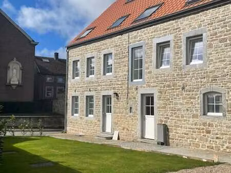maison en pierres du pays