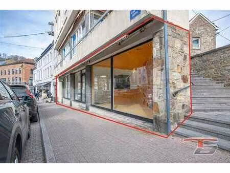 surface commerciale libre d'occupation idéalement située dan