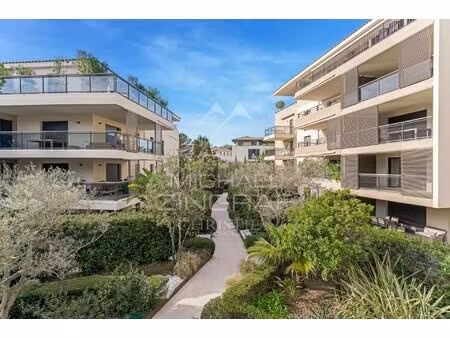 appartement de prestige au cœur de saint-tropez