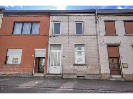 maison fraichement rénovée avec 2 chambres