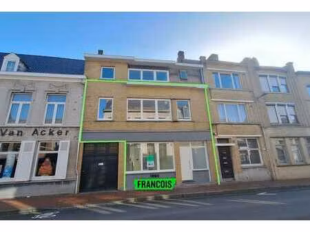 maison mitoyenne récemment rénovée avec 3 chambres spacieus…