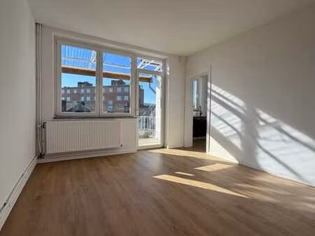 à louer penthouse avec terrasse / l’avenue du luxembourg