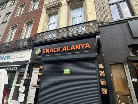 maison de rapport : un logement + commerce.