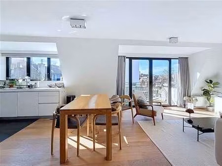 penthouse avec terrasse et garage. peb b-