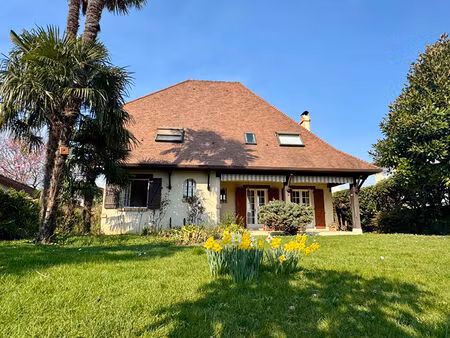 vente maison 8 pièces 142 m² pau (64000)