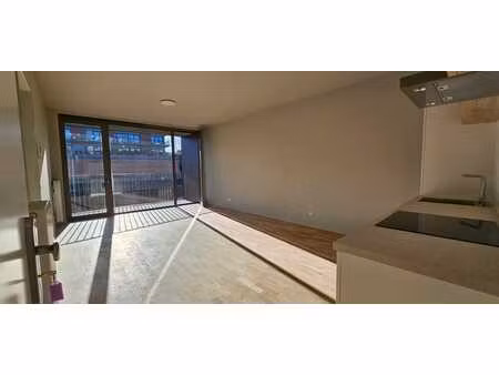 tarentelle. immeuble neuf. appt 1 ch terrasse et parking