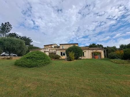 maison 199 m² bourg saint andeol 4 chambres  avec piscine