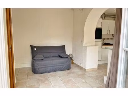 location appartement  25.13 m² t-1 à versailles  880 €
