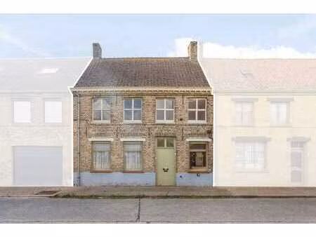 te renoveren woning met tuin en 4 slpk