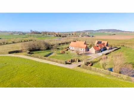 uitzonderlijk landgoed te koop met zicht op de kemmelberg