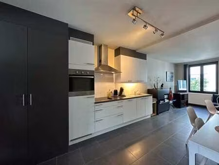 appartement meublé dans une rue paisible