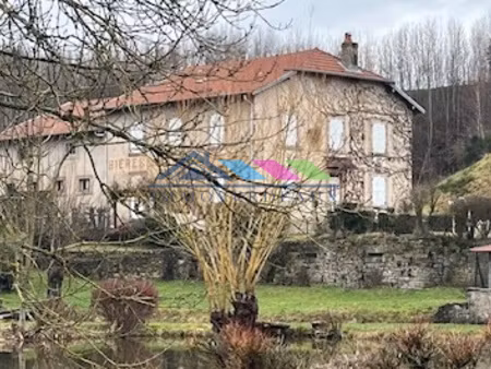 belle propriété avec un étang et forêt