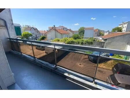 location appartement  m² t-2 à drancy  909 €