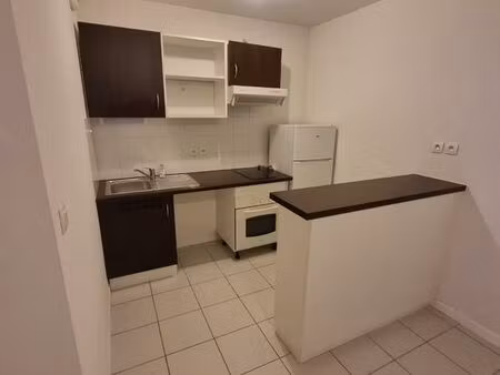 location - appartement 37m² non meublé - pont du casse