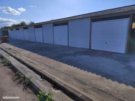 local professionnel / hangar / bâtiment / box de 40 m2